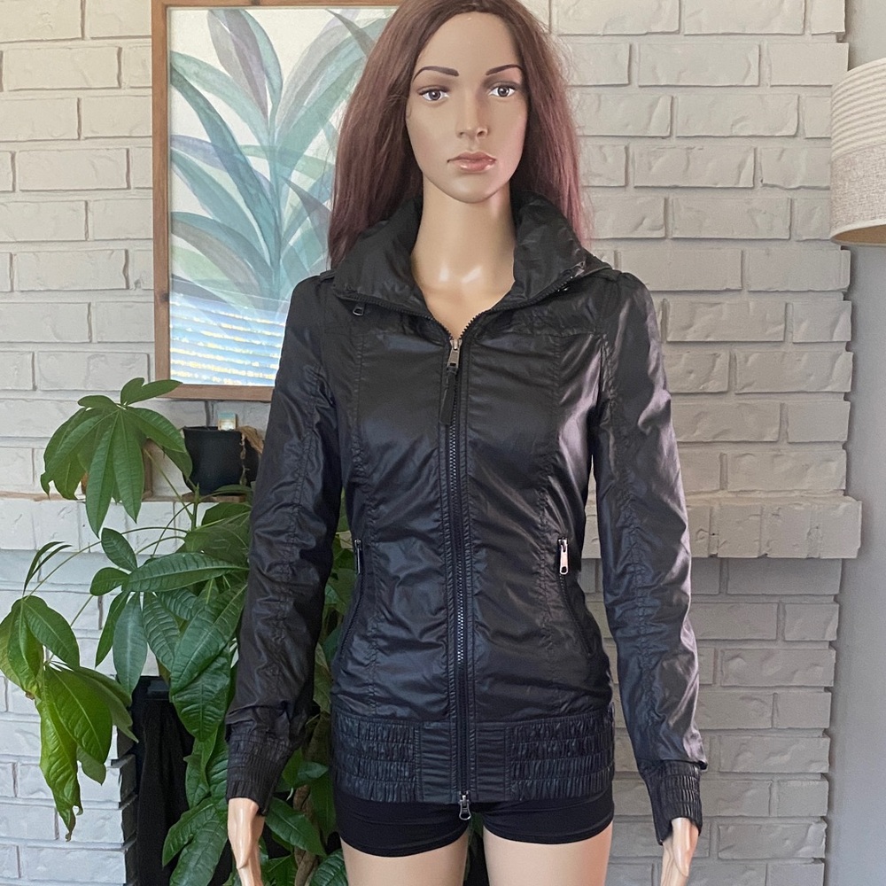 Mackage Perla Packable Windbreaker Women Black lightweight Rain Jacket slim fit